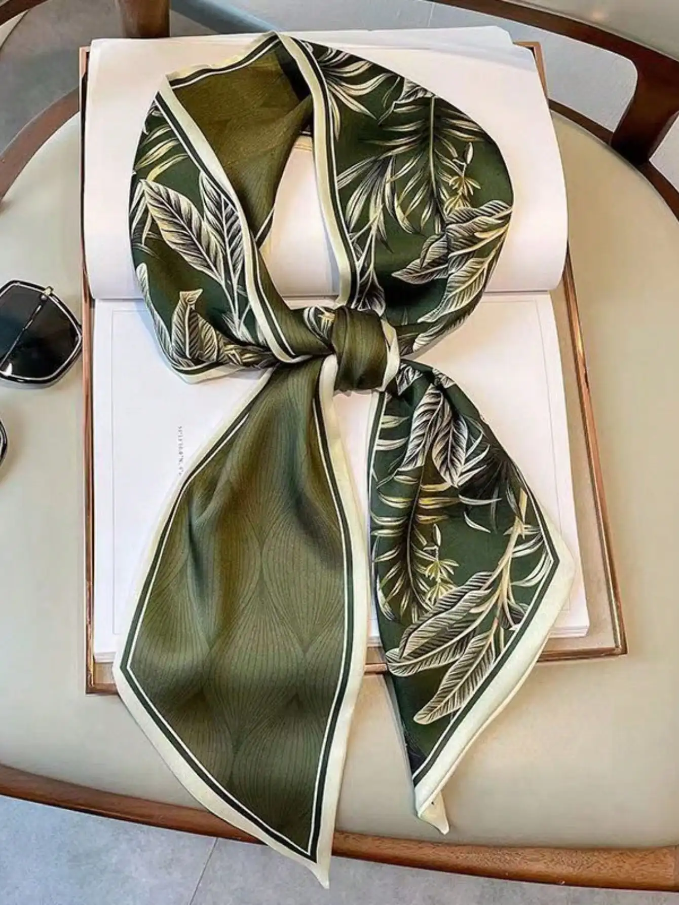 Женский весенне-летний повседн – обзор и цена Silk Scarf Square